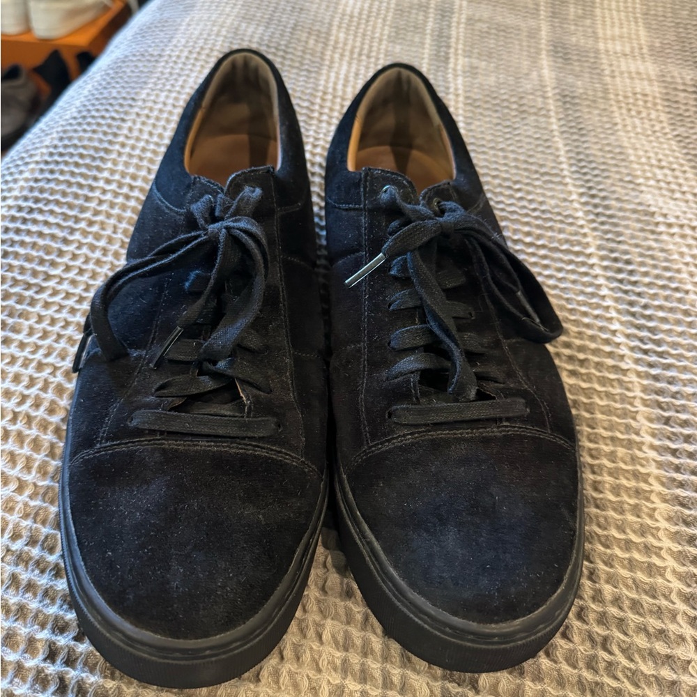 Vince Men's Black Suede Lace-Up Sneakers